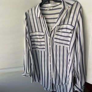 blue & white stripe long-sleeve button down top